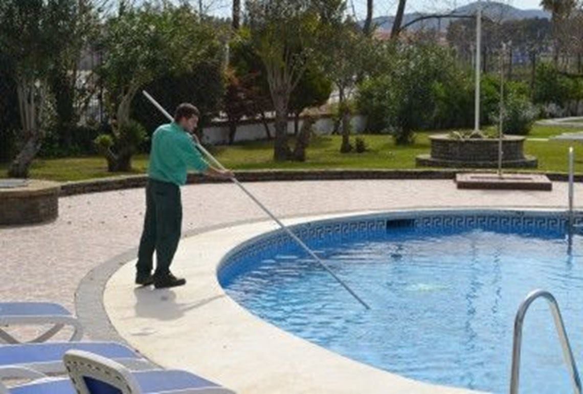 Servicio de mantenimiento de piscina